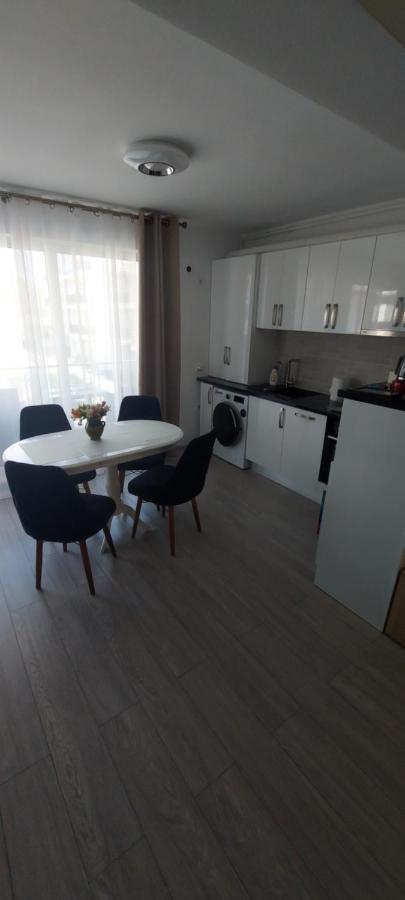 Apartament Nina Apartment นาโวดาริ ภายนอก รูปภาพ